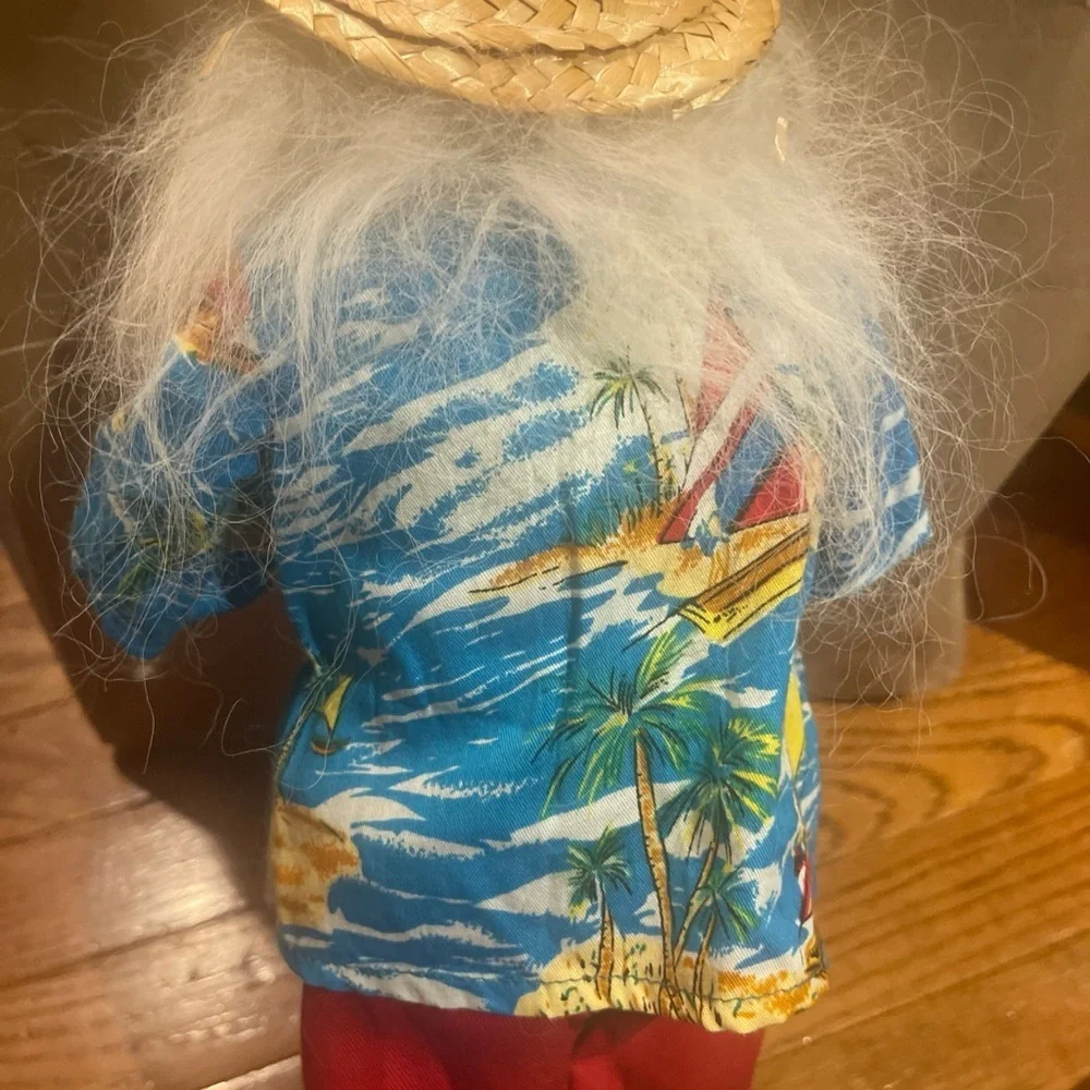 unbranded collectible beach